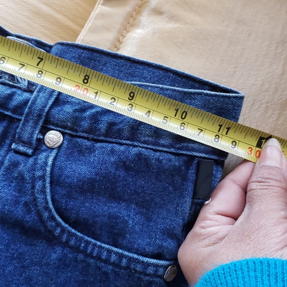 VERSACE 2 PIECE PANTS AND VEST. - Picture 5 of 5